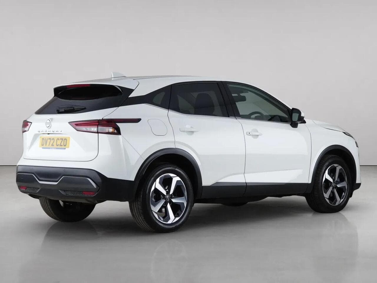 Nissan Qashqai thumbnail Rear Right