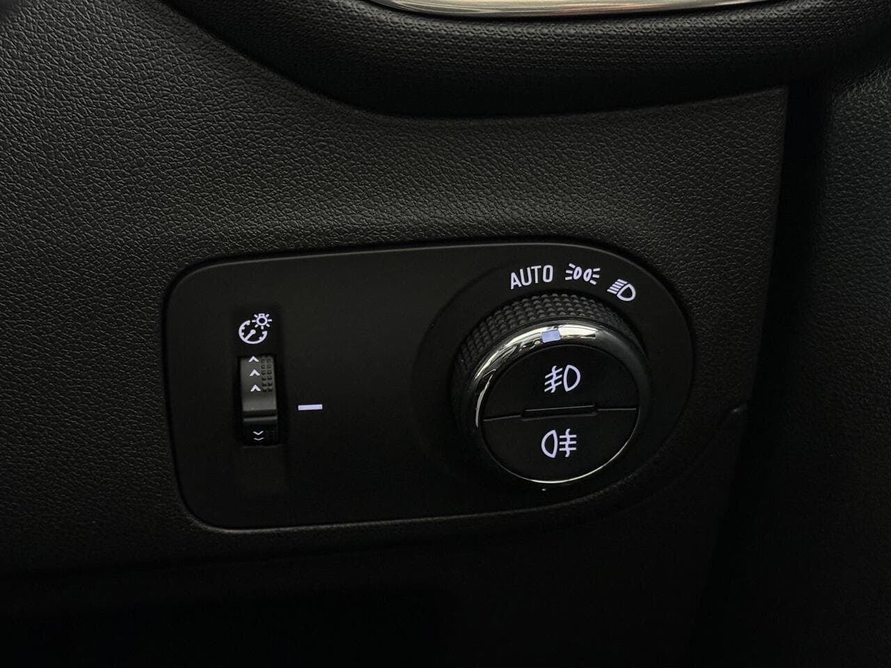 Vauxhall Crossland thumbnail Misc Controls
