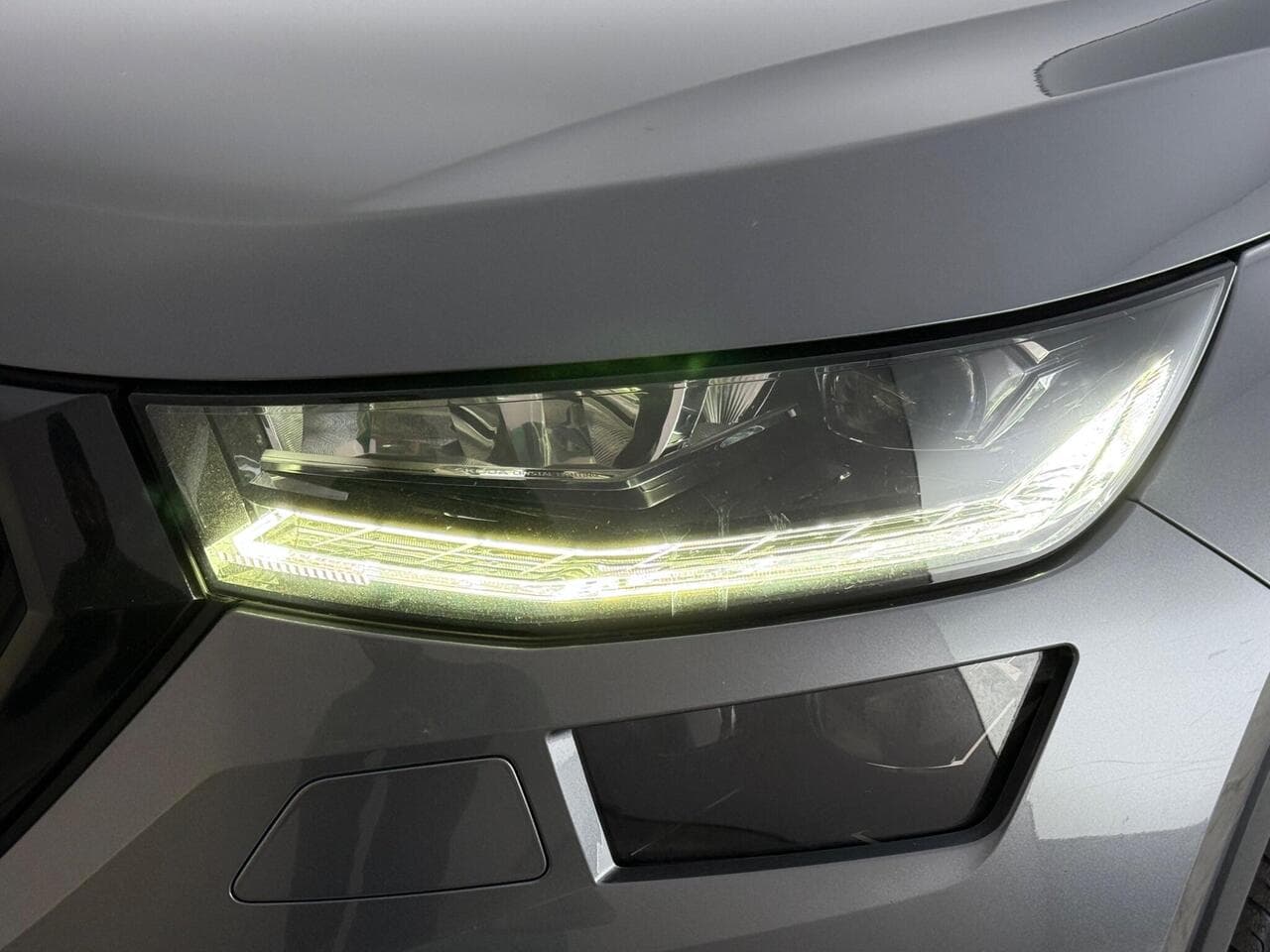 Skoda Kodiaq thumbnail Lights Front