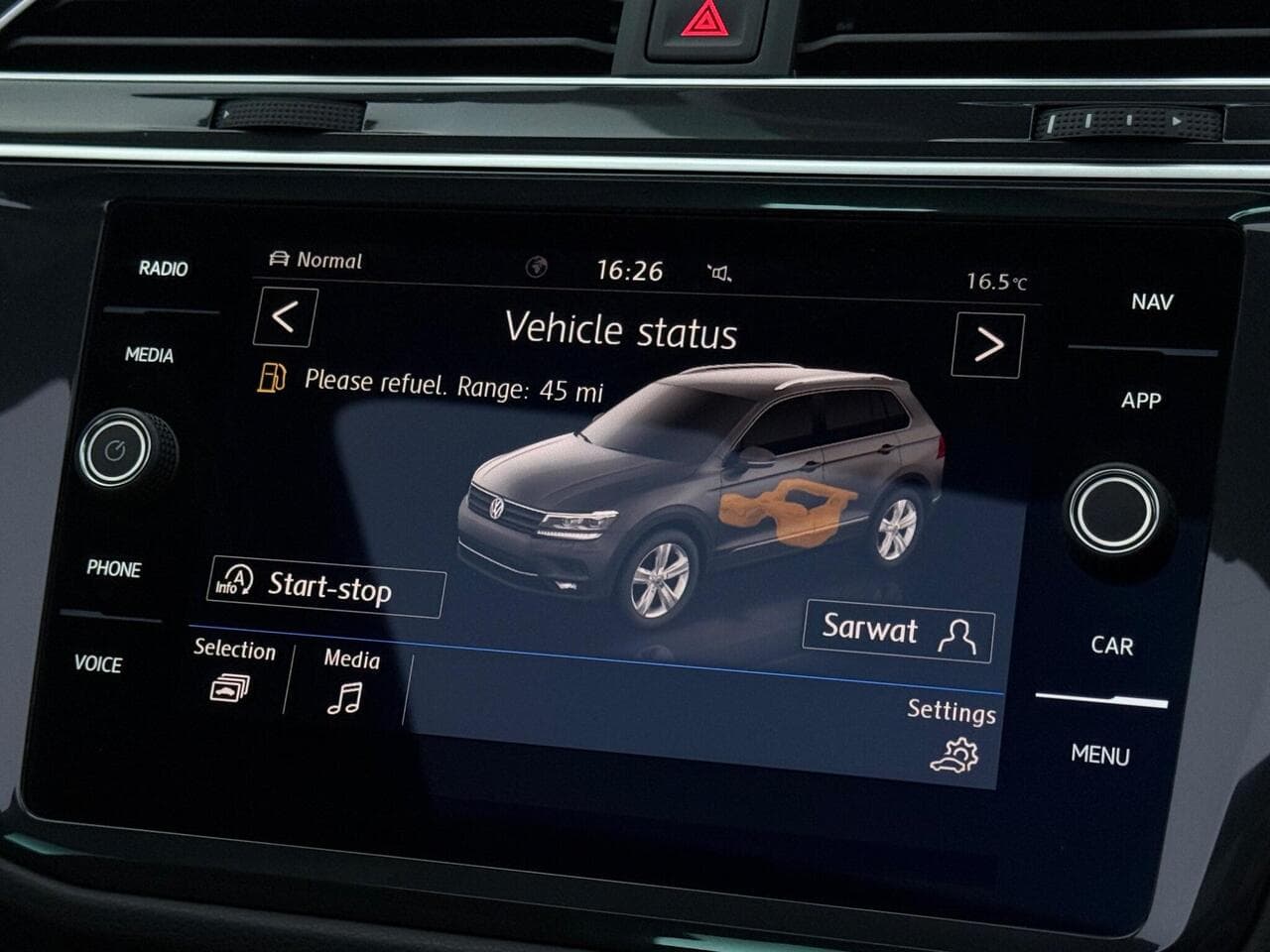 Volkswagen Tiguan thumbnail Infotainment System