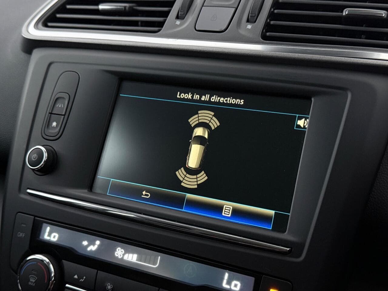 Renault Kadjar thumbnail Infotainment System