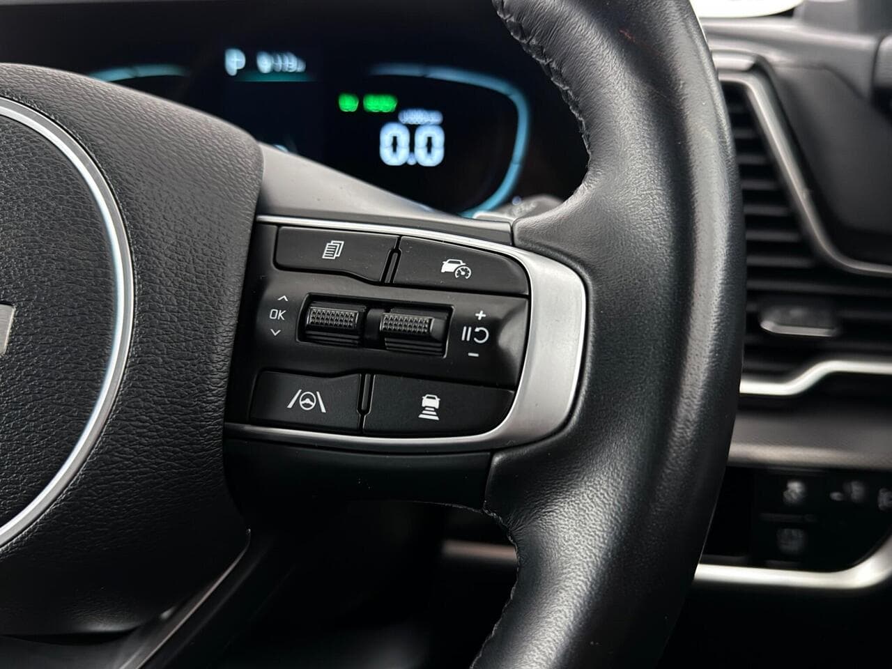 Kia Sportage thumbnail Misc Controls