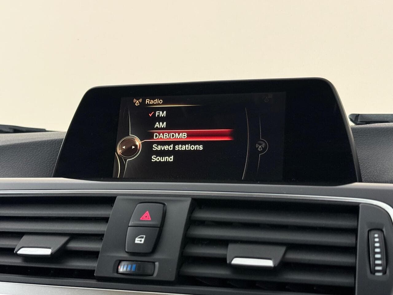 BMW 3 Series thumbnail Infotainment System