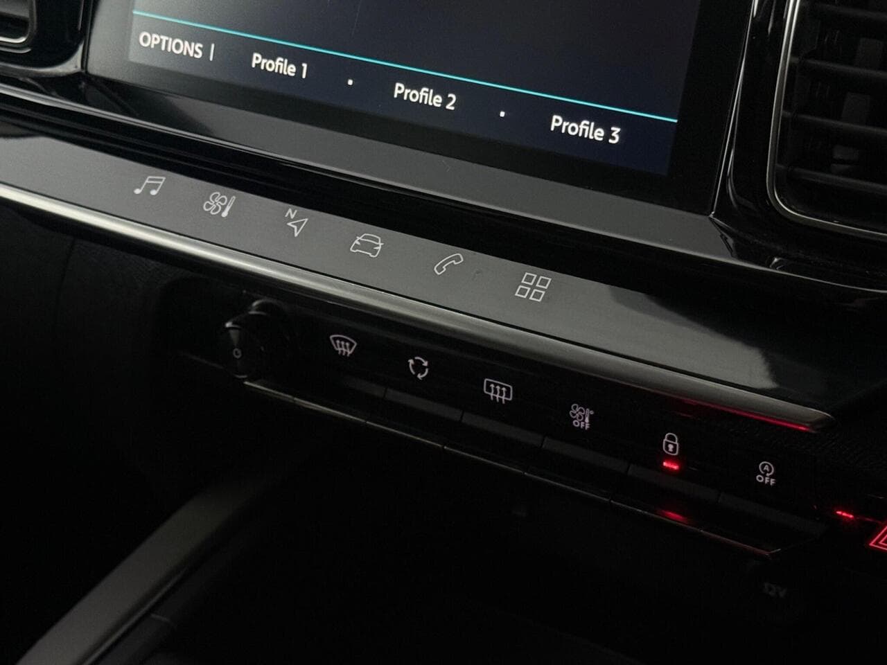 Citroen C5 Aircross thumbnail Infotainment System
