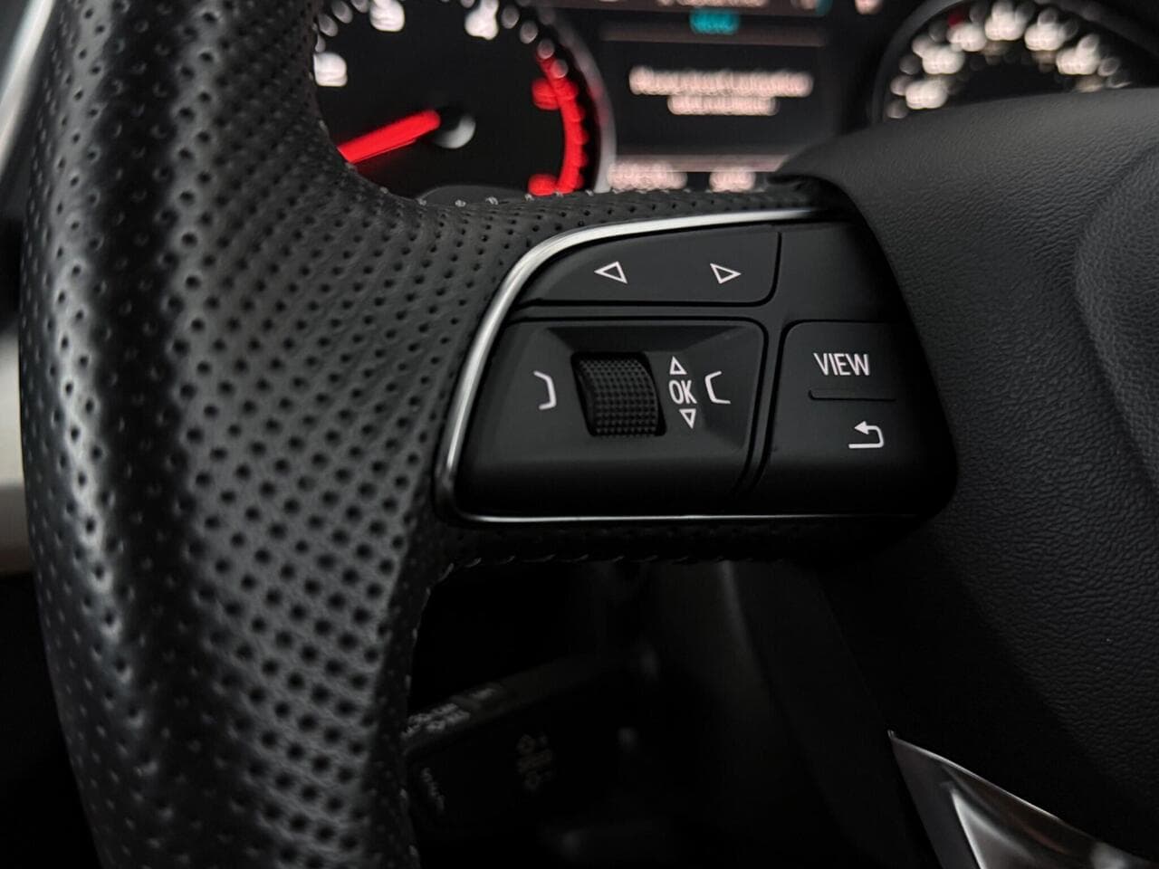 Audi Q5 thumbnail Misc Controls