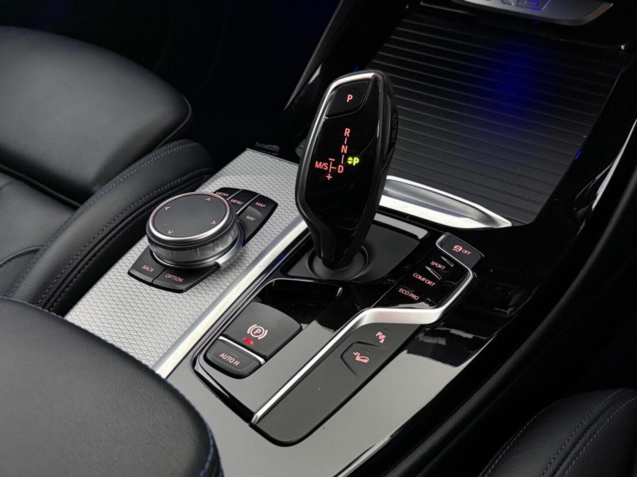 BMW X3 thumbnail Interior Front