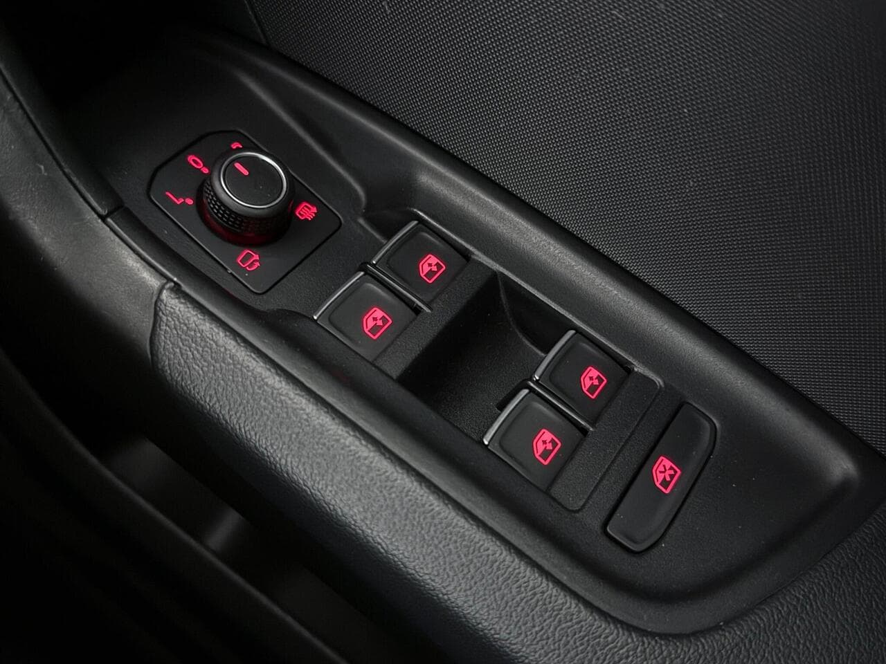 Audi A1 thumbnail Misc Controls