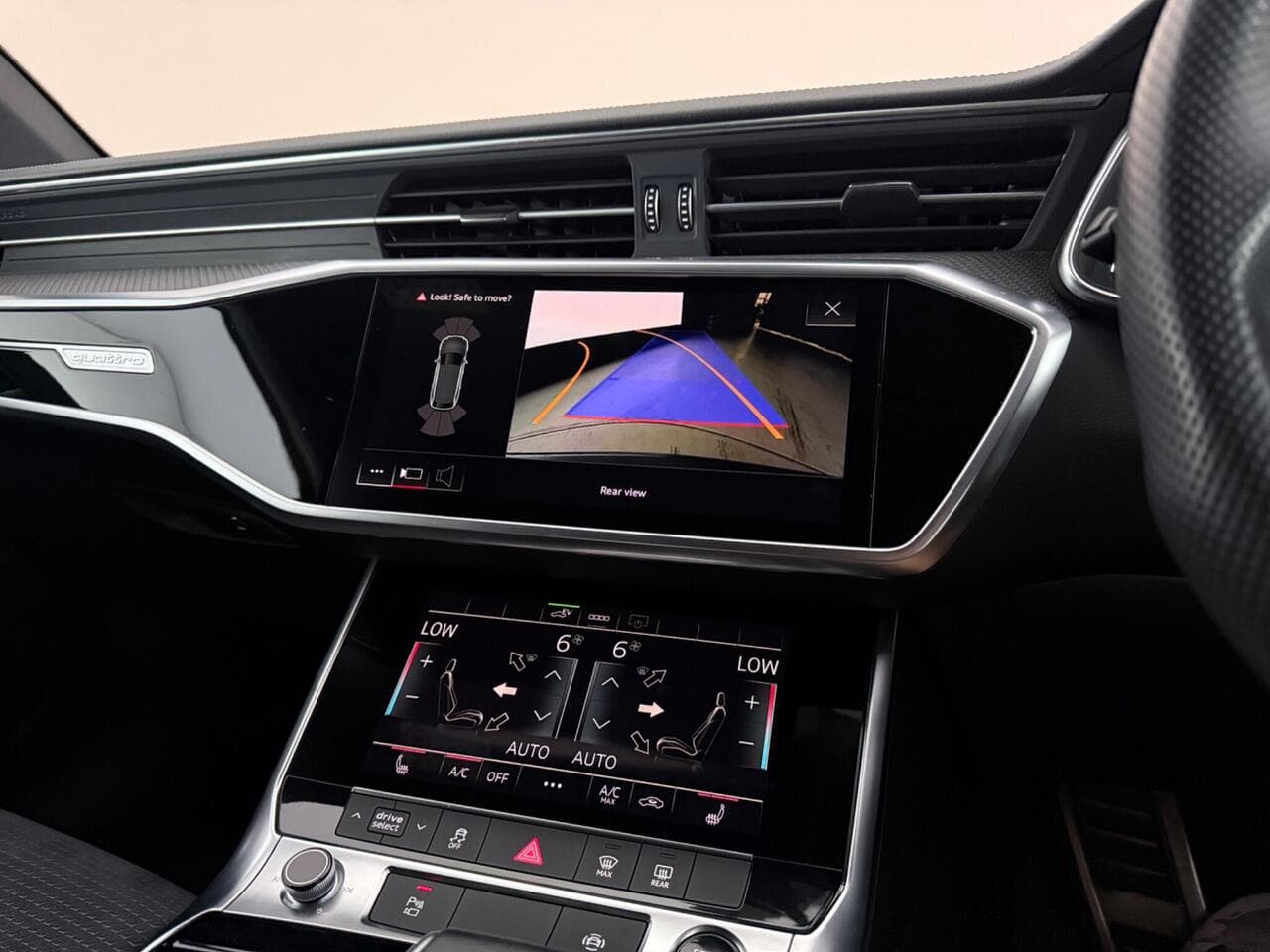 Audi A6 Avant thumbnail Infotainment System
