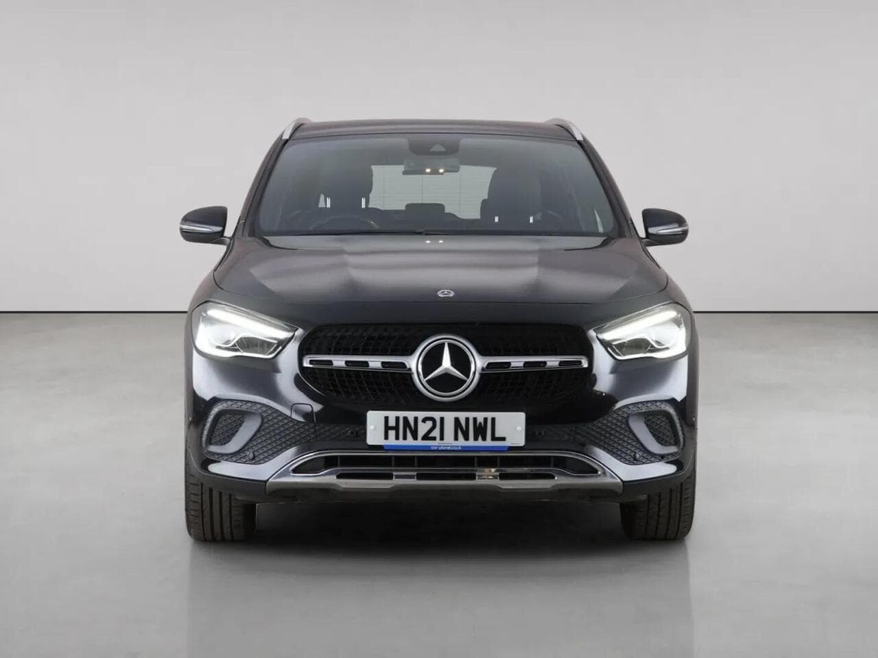 Mercedes-Benz GLA thumbnail Front
