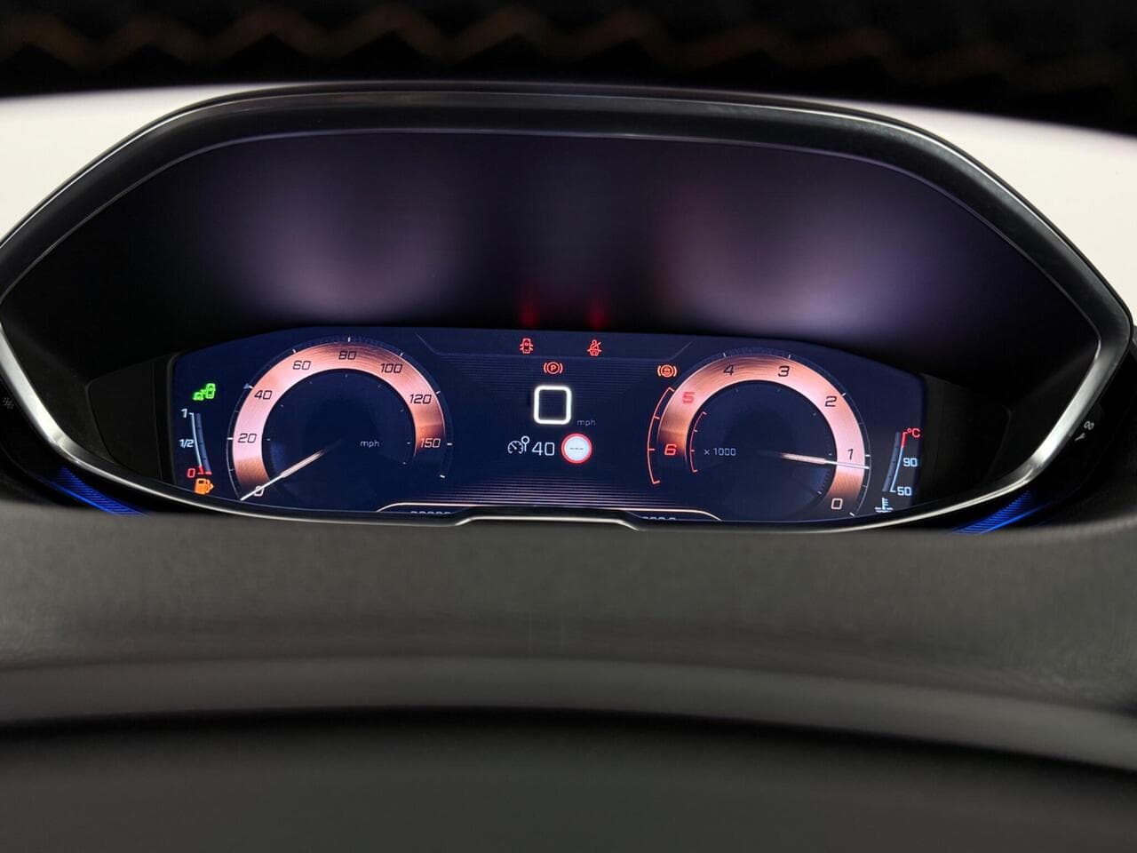 Peugeot 5008 thumbnail Driver Instruments
