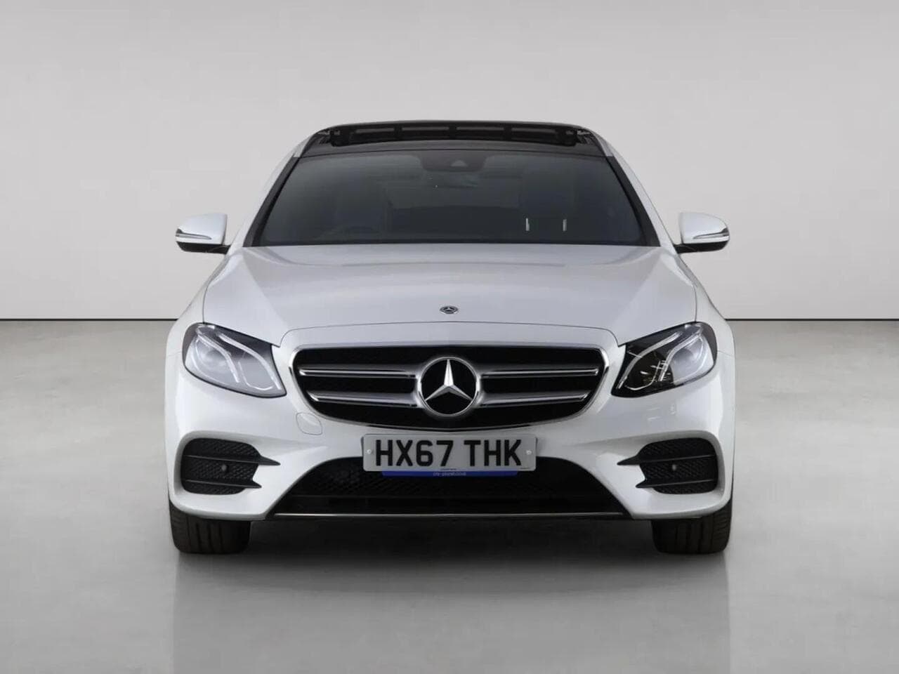Mercedes-Benz E Class thumbnail Front