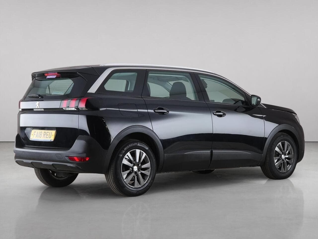 Peugeot 5008 thumbnail Side Right