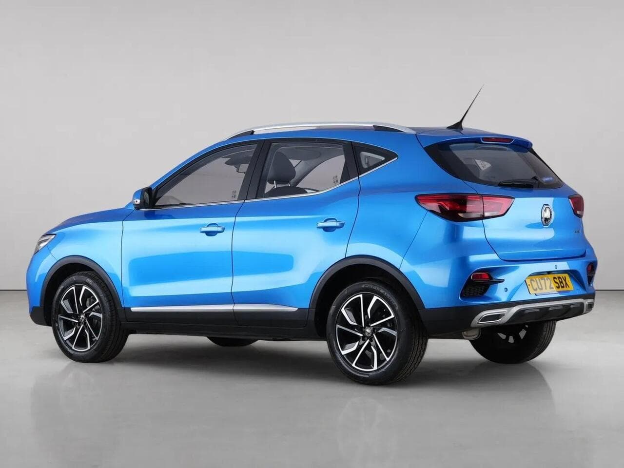 MG MG ZS thumbnail Side Left