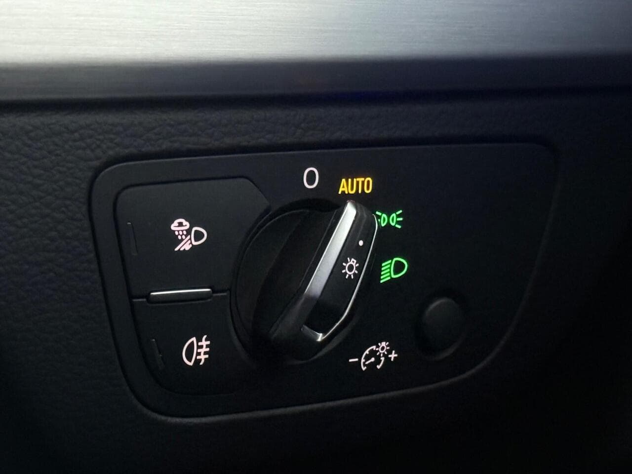 Audi Q5 thumbnail Misc Controls