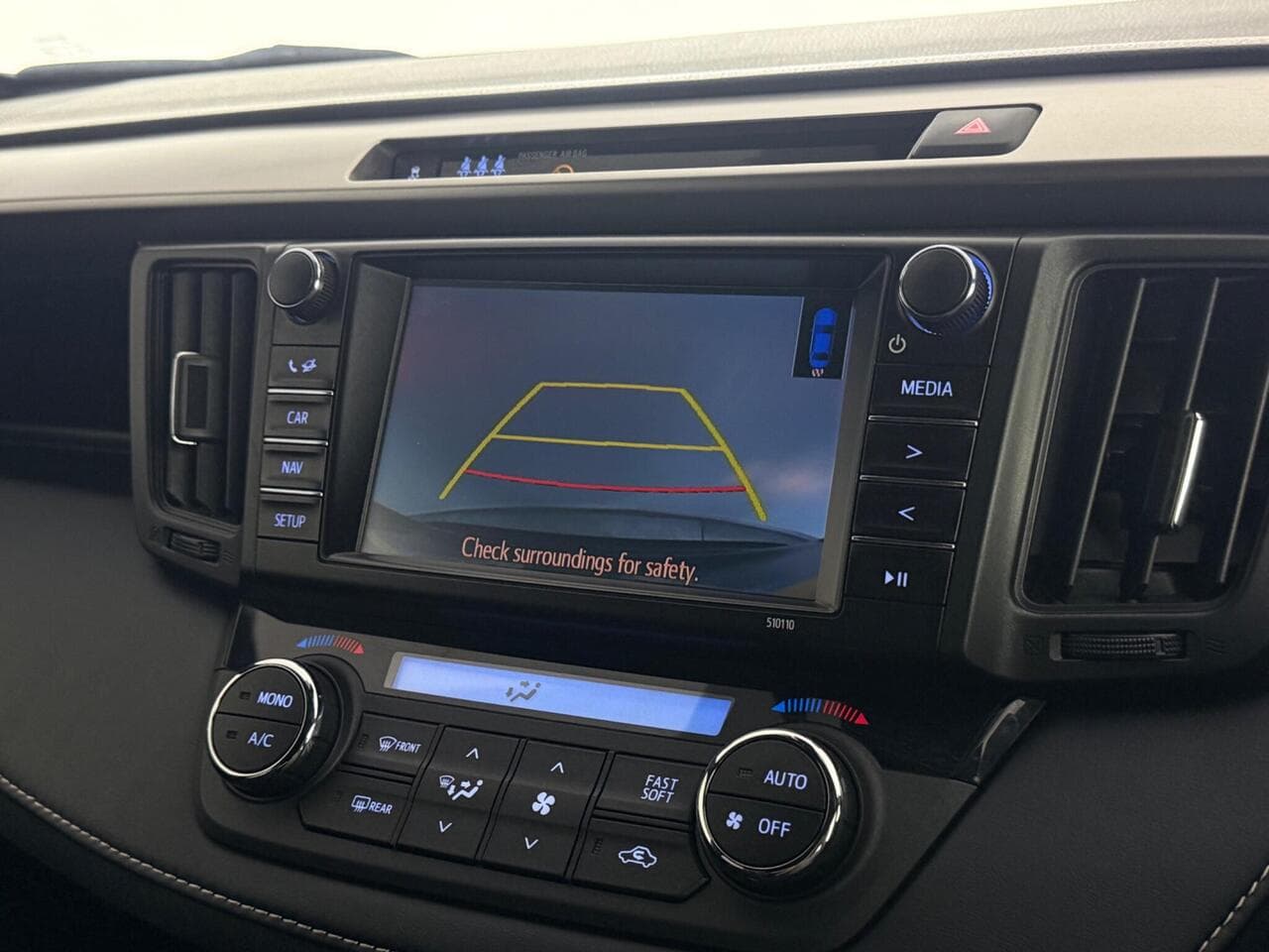 Toyota RAV4 thumbnail Infotainment System