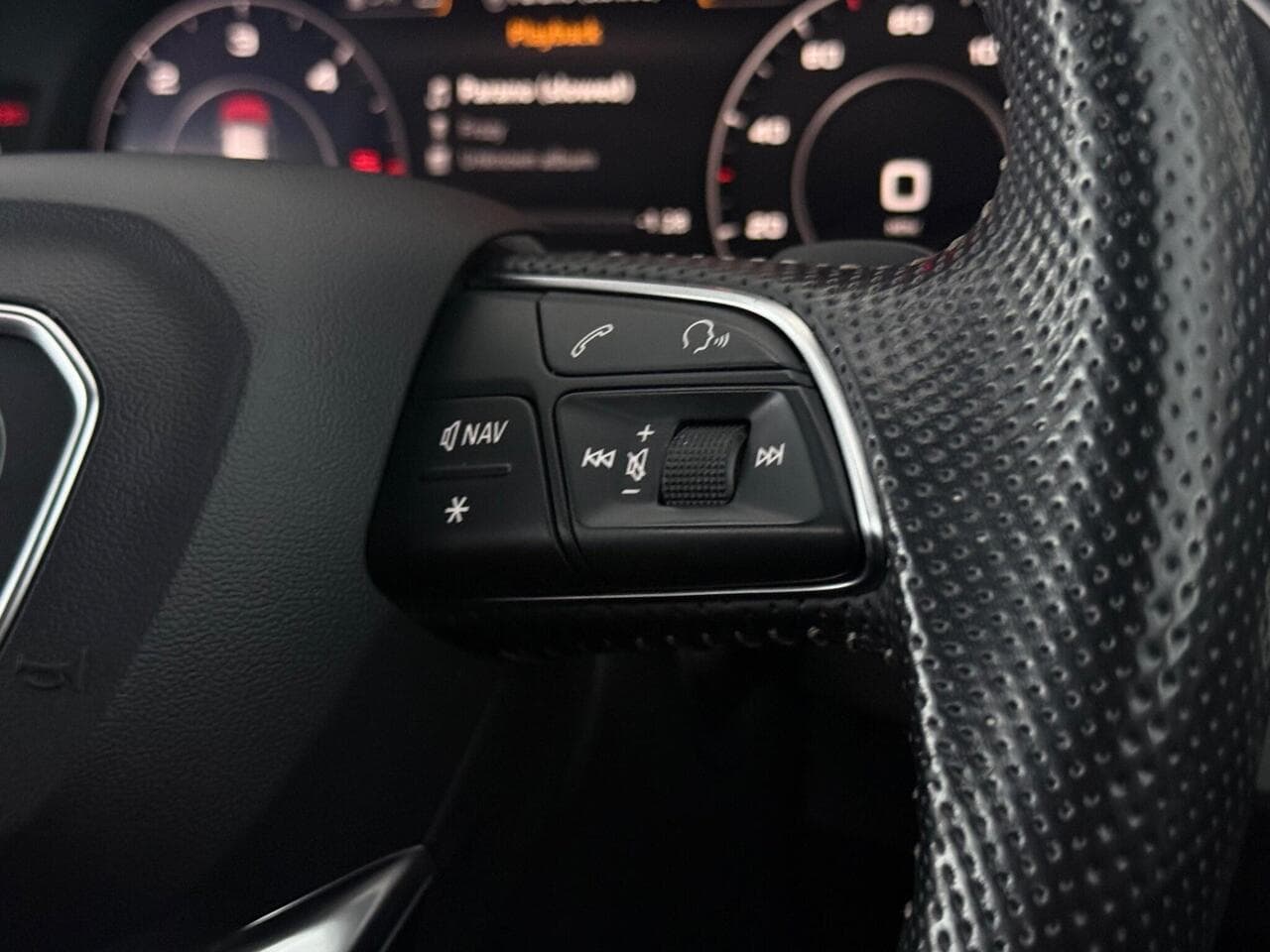 Audi Q7 thumbnail Misc Controls