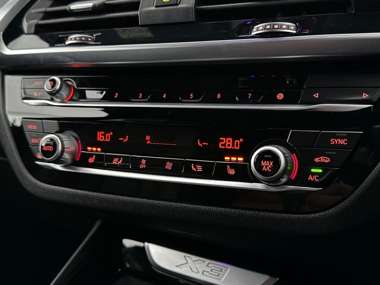 BMW X3 thumbnail Infotainment System