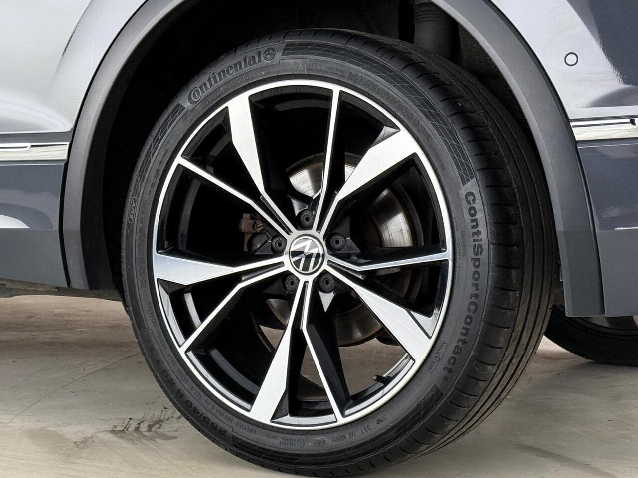 Volkswagen Tiguan thumbnail Wheel
