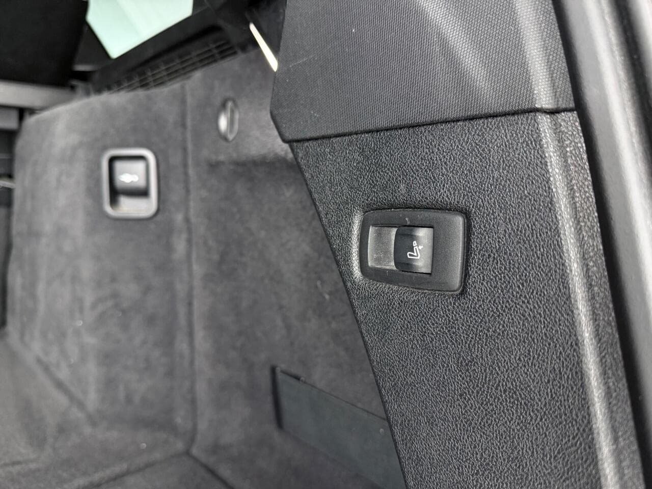 BMW 5 Series thumbnail Misc Controls