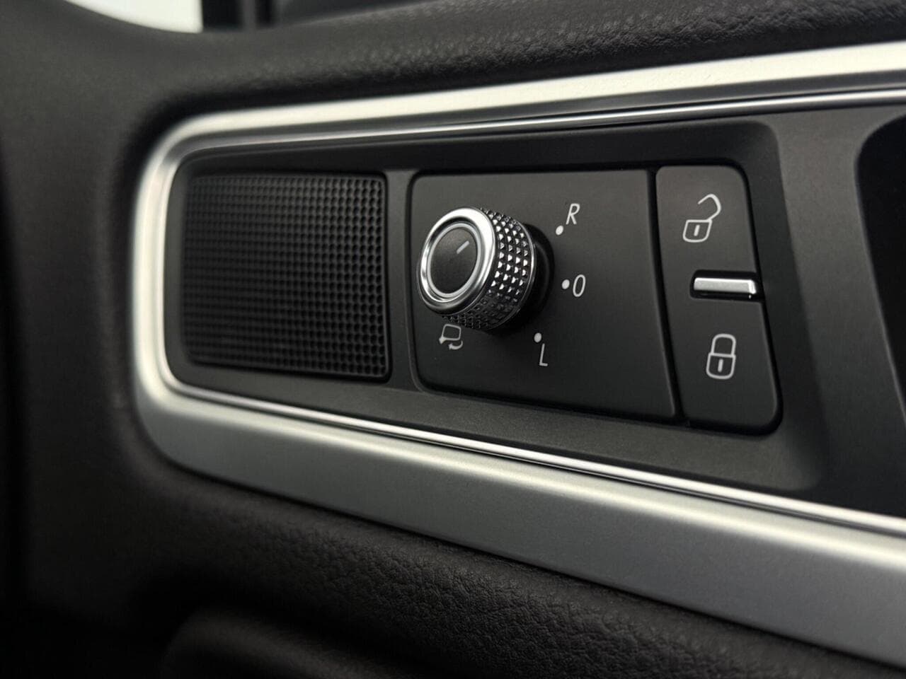 Volkswagen Touareg thumbnail Misc Controls