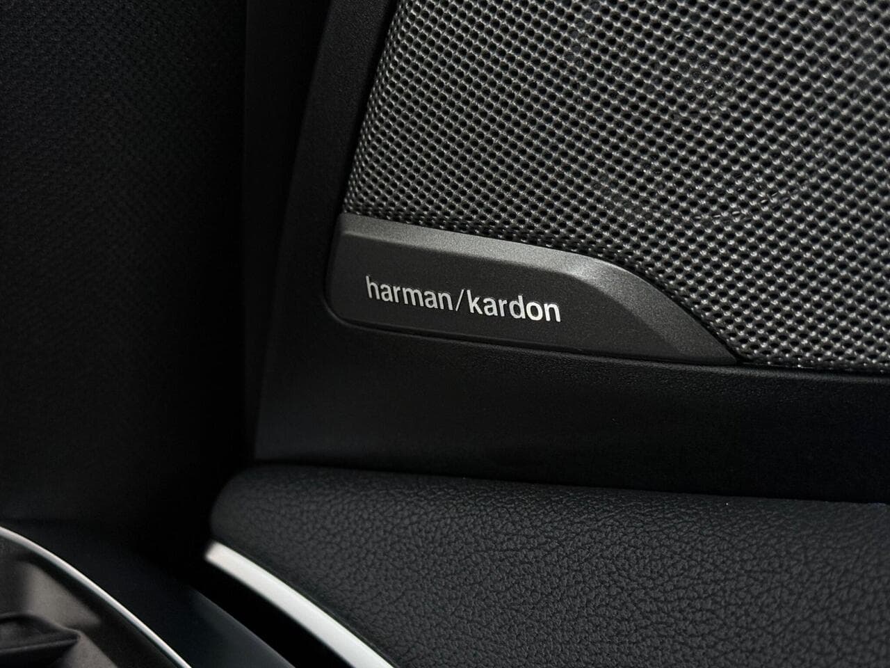 BMW iX3 thumbnail Misc Controls