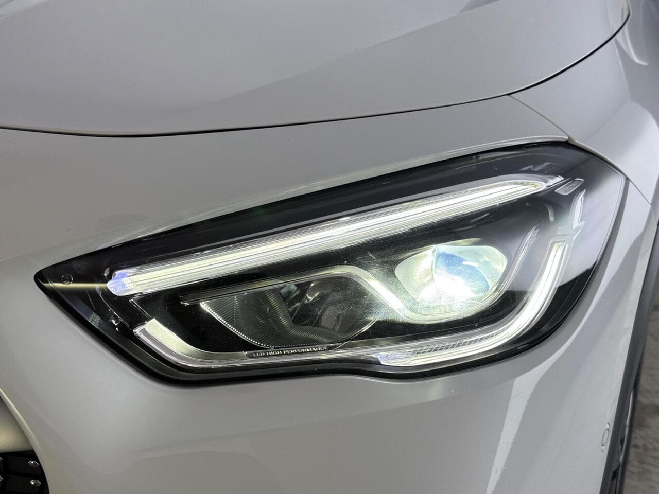 Mercedes-Benz GLA thumbnail Lights Front