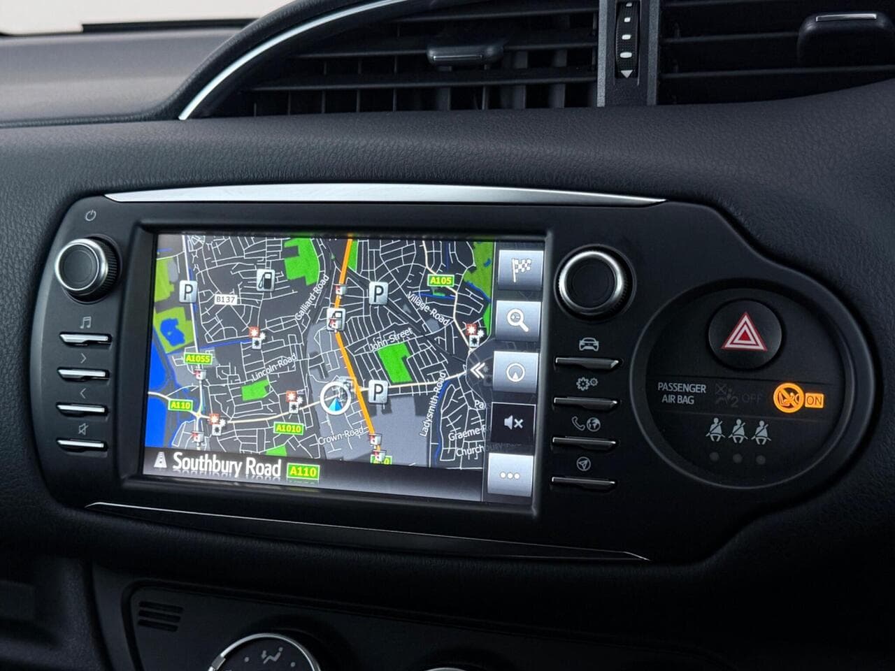Toyota Yaris thumbnail Infotainment System
