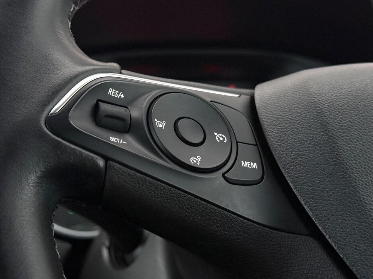 Vauxhall Grandland X thumbnail Misc Controls