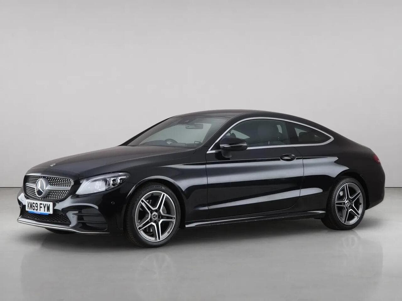 Mercedes-Benz C Class thumbnail Front Left