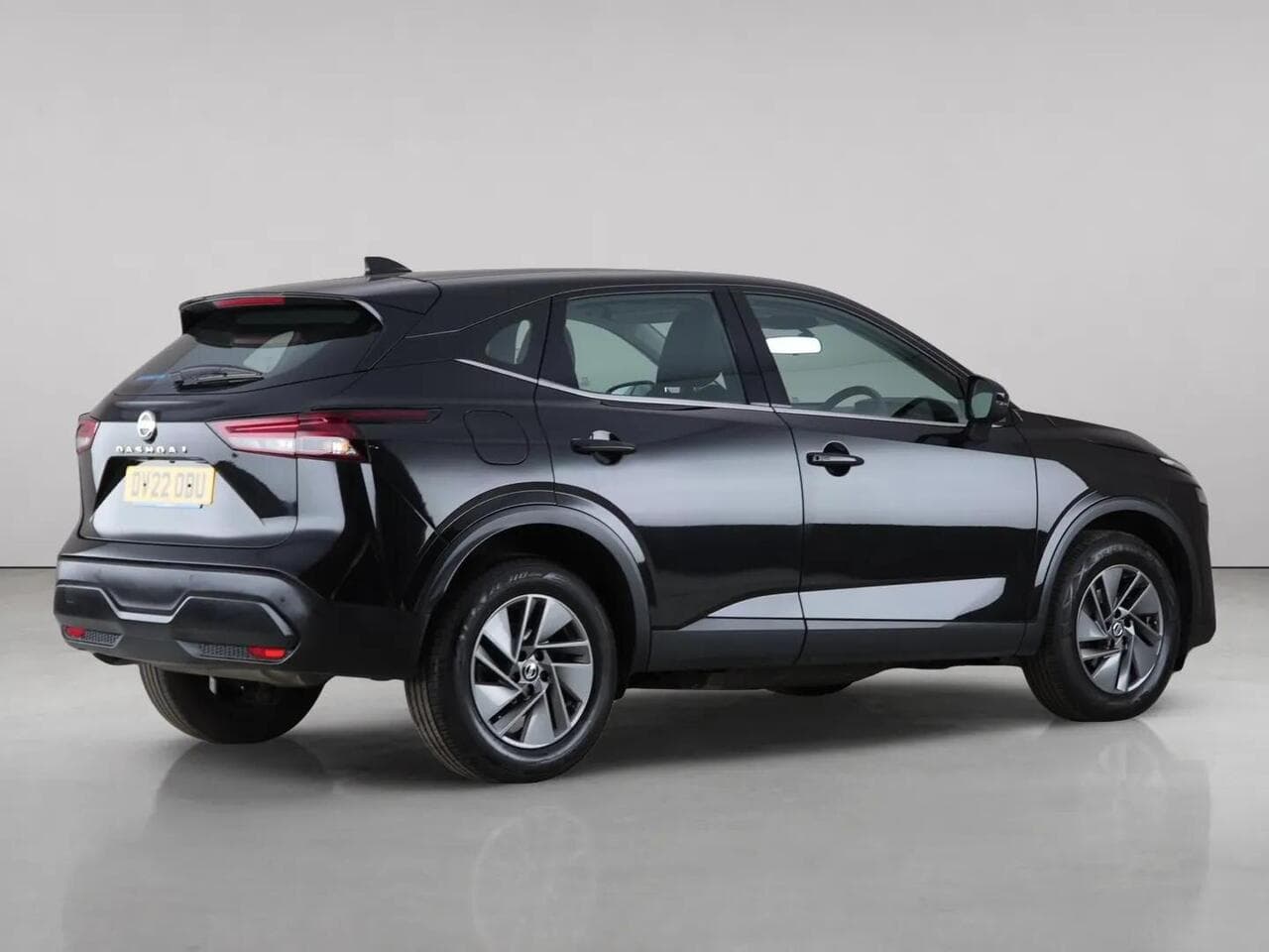 Nissan Qashqai thumbnail Side Right