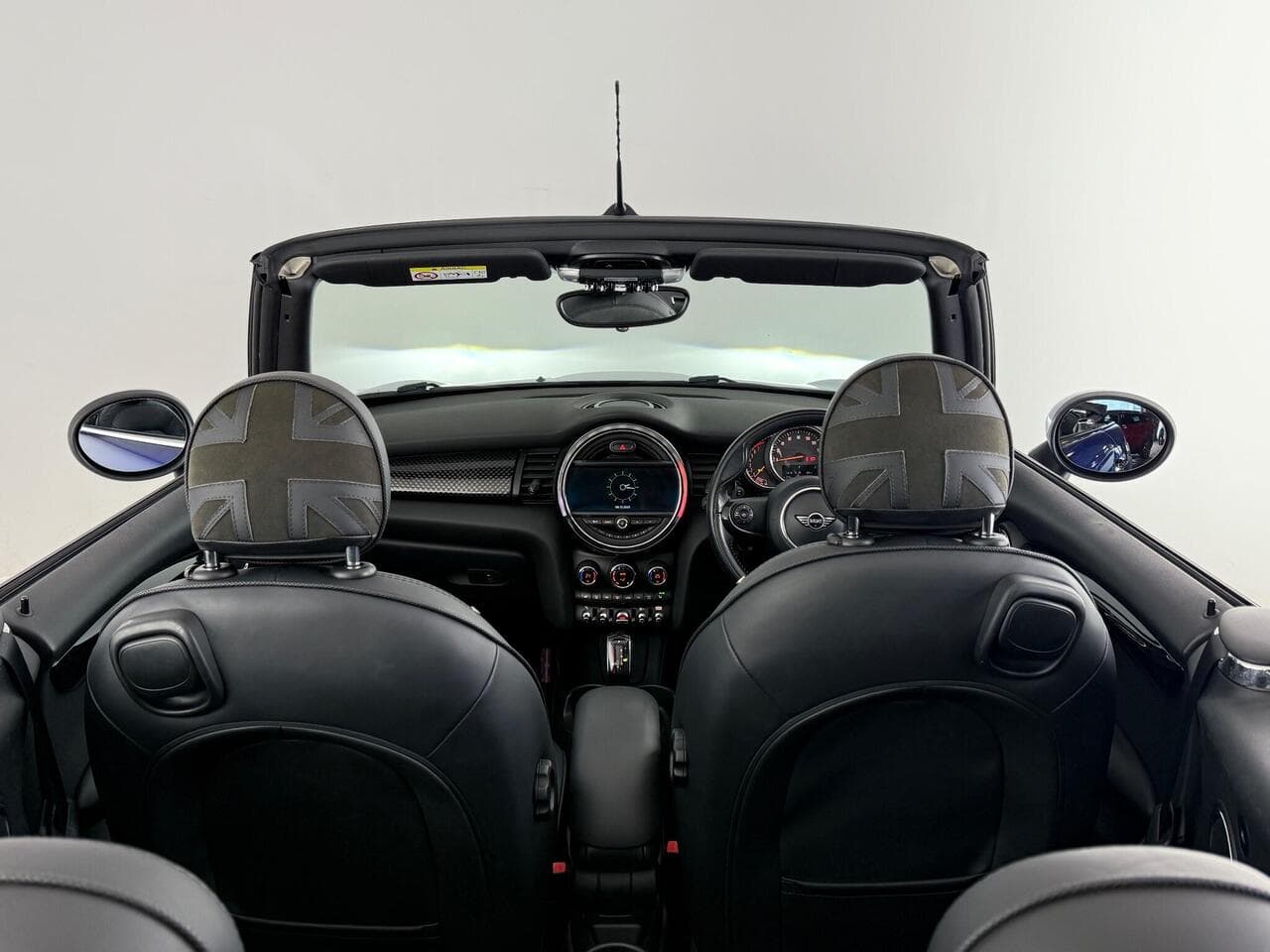 MINI Convertible thumbnail Interior Front