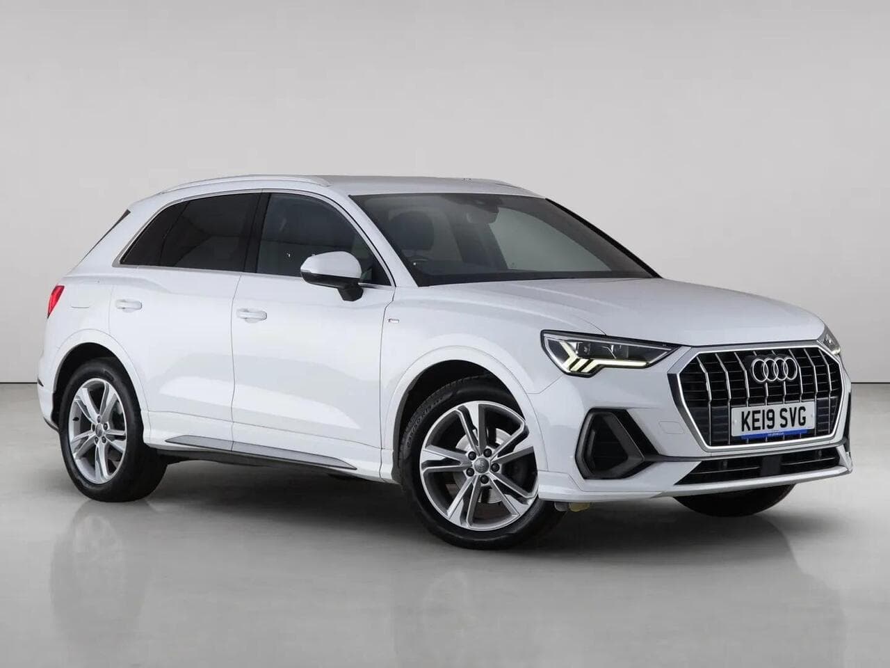 Audi Q3 - Audi Q3 1.5 TFSI CoD 35 S line S Tronic Euro 6 (s/s) 5dr