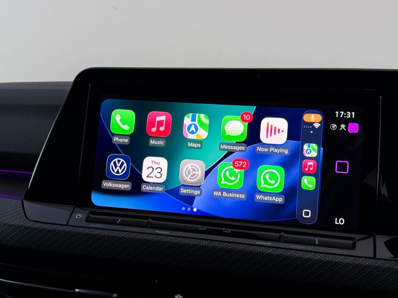 Volkswagen Golf thumbnail Infotainment System