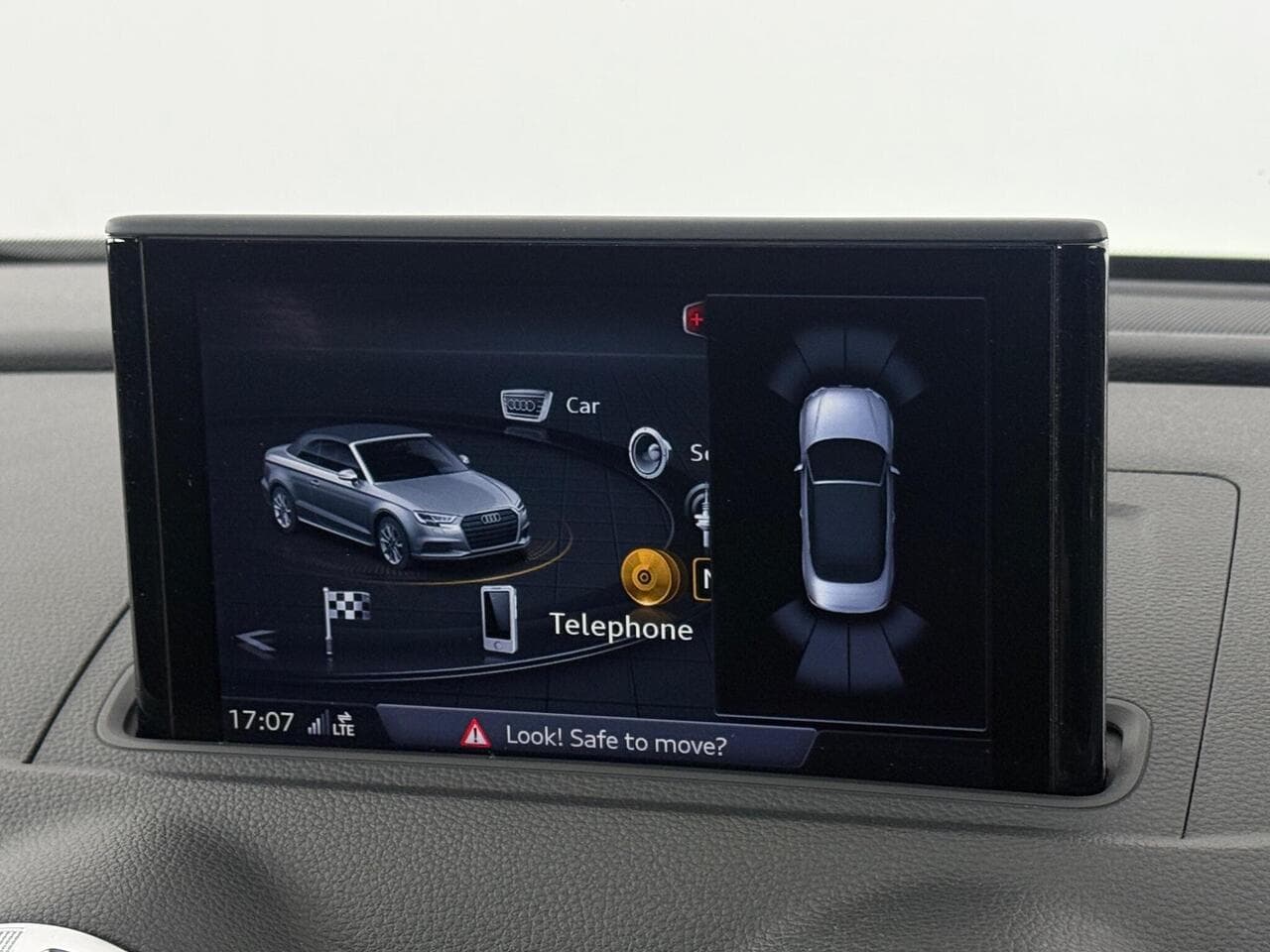 Audi A3 Cabriolet thumbnail Infotainment System