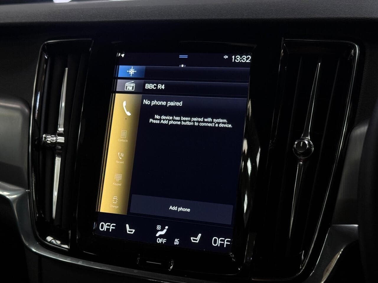 Volvo S90 thumbnail Infotainment System