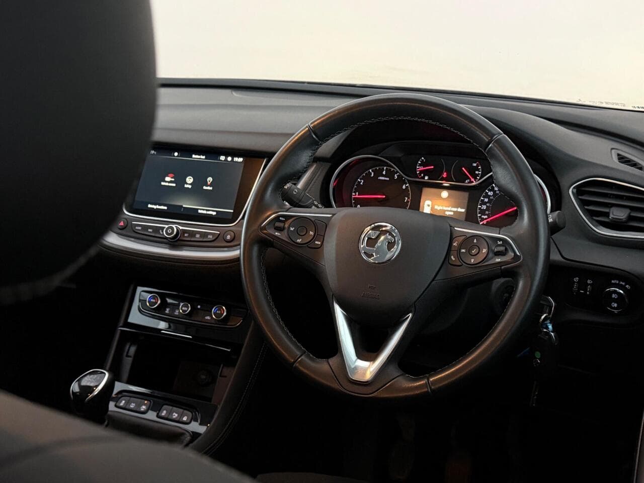 Vauxhall Grandland X thumbnail Steering Wheel