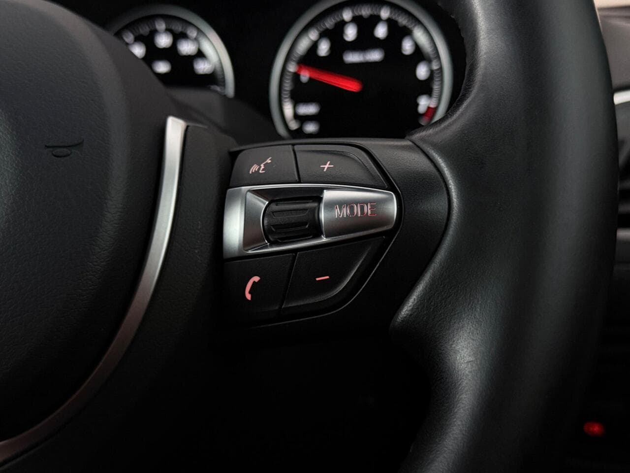 BMW 2 Series thumbnail Misc Controls