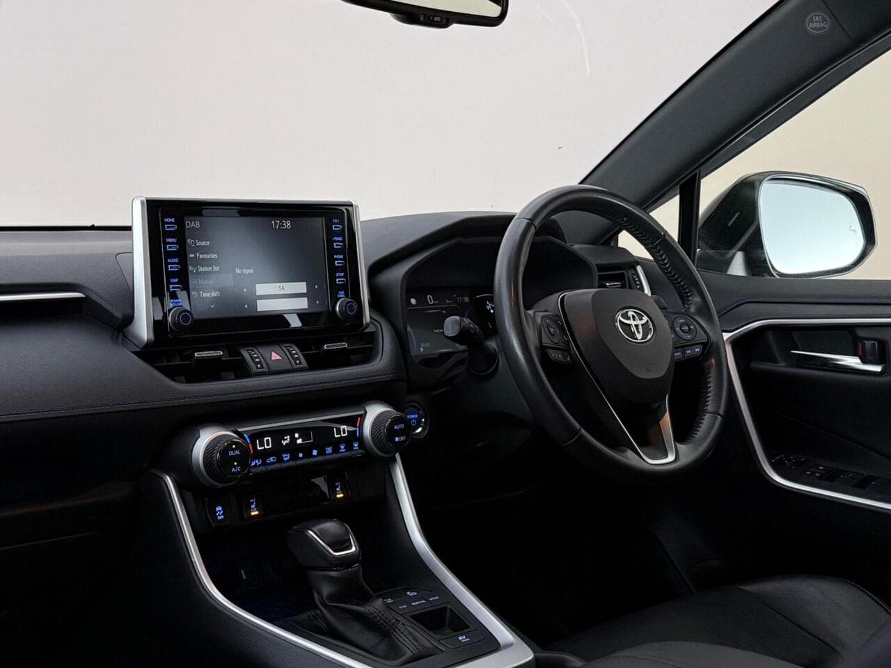 Toyota RAV4 thumbnail Interior Front