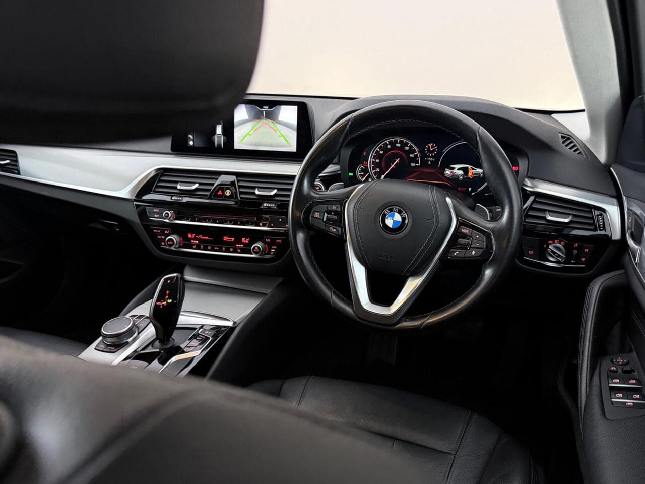 BMW 5 Series thumbnail Steering Wheel