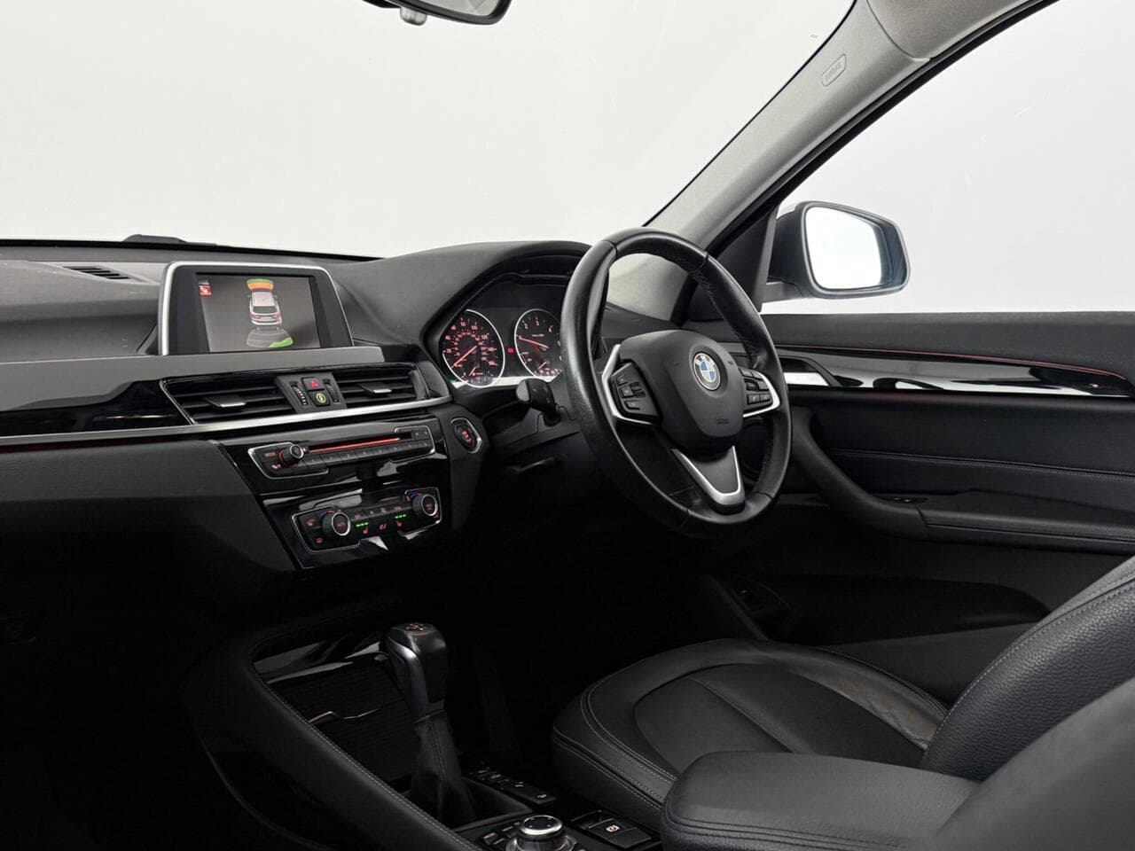 BMW X1 thumbnail Interior Front