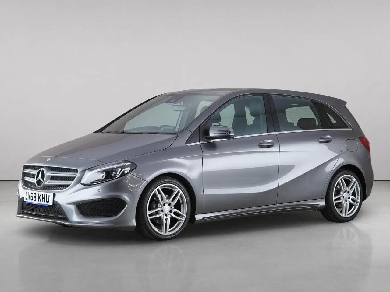 Mercedes-Benz B Class thumbnail Front Left