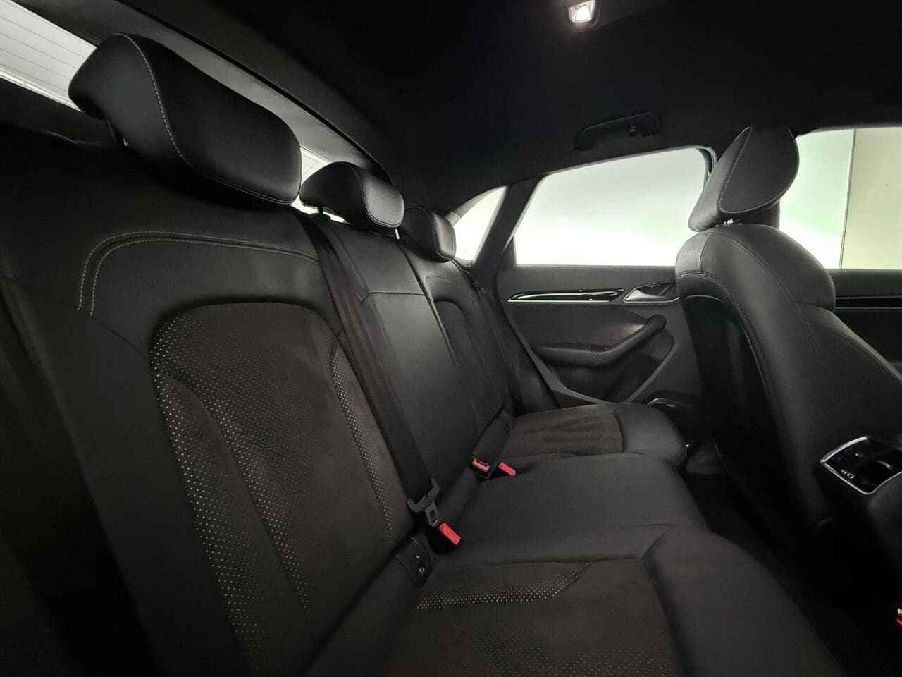 Audi Q3 thumbnail Seats Rear