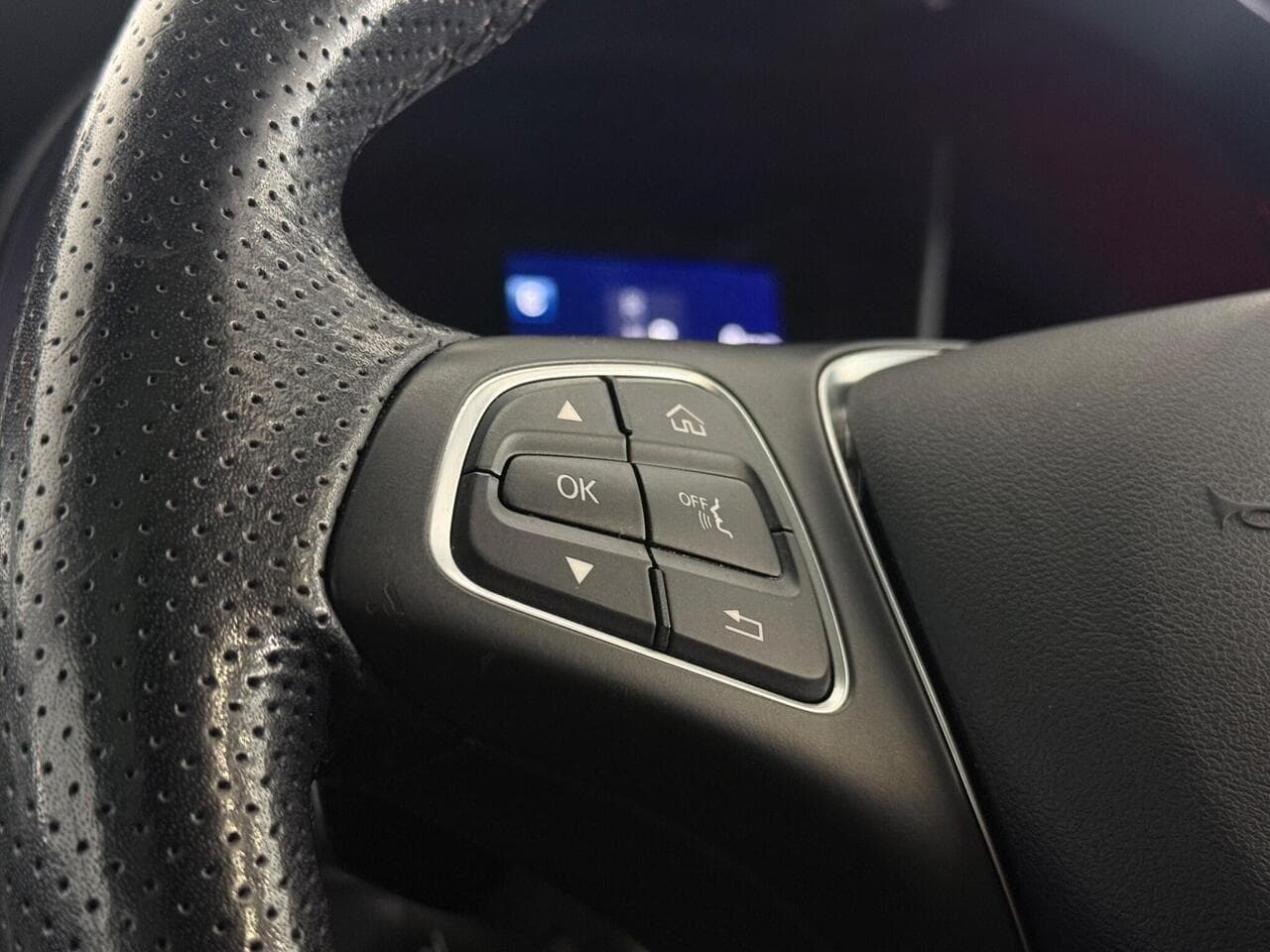 Mercedes-Benz GLC thumbnail Misc Controls