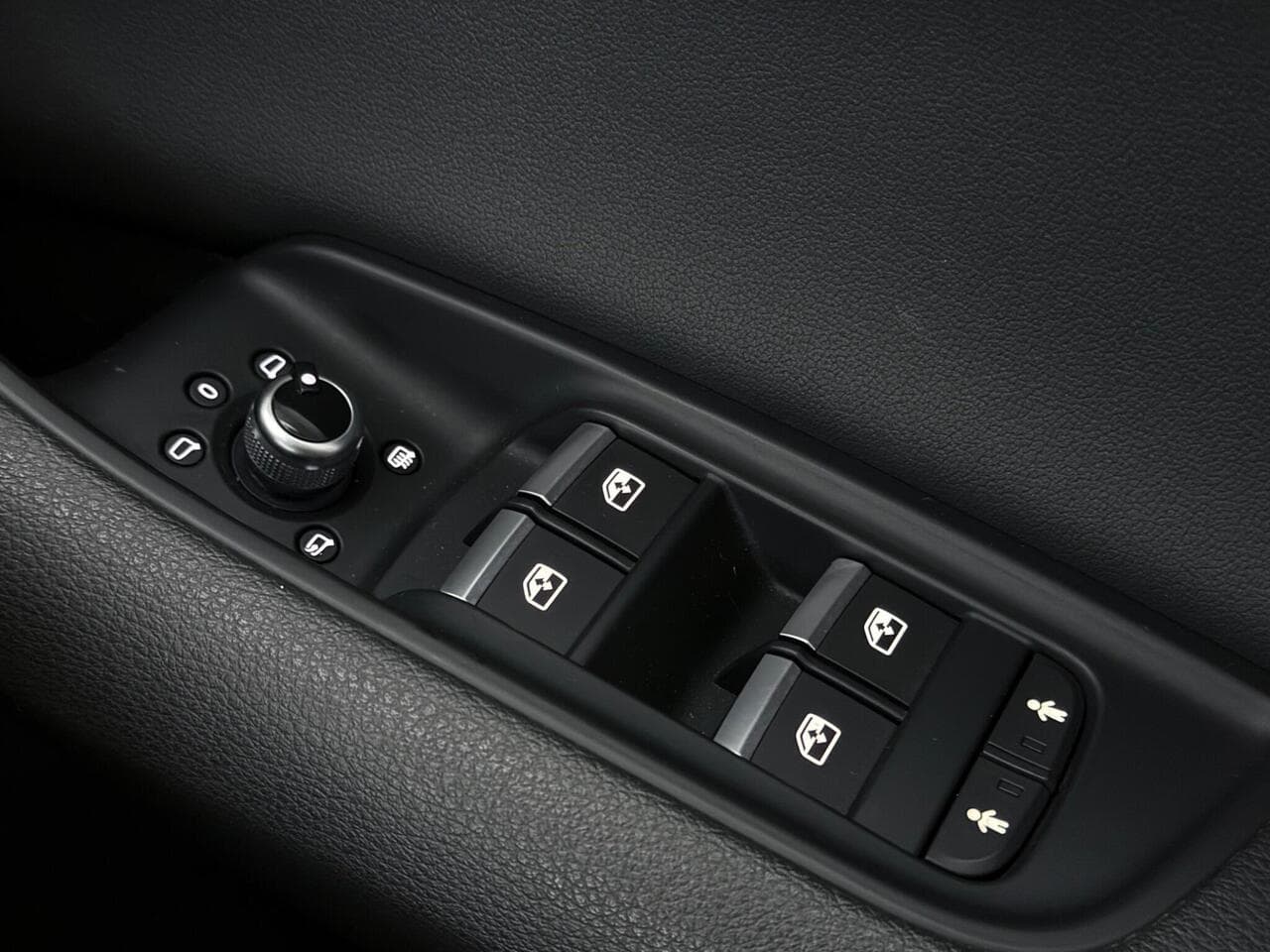 Audi Q7 thumbnail Misc Controls