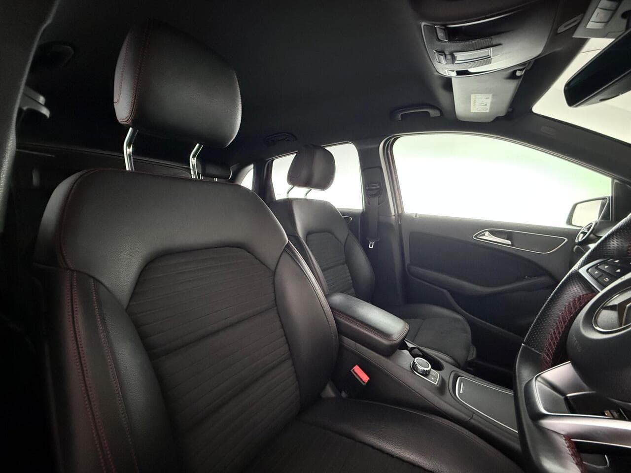 Mercedes-Benz B Class thumbnail Seat Driver