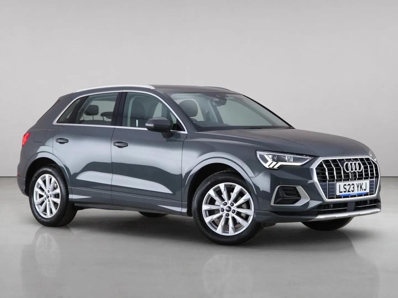Audi Q3 - Audi Q3 1.5 TFSI CoD 35 Sport S Tronic Euro 6 (s/s) 5dr