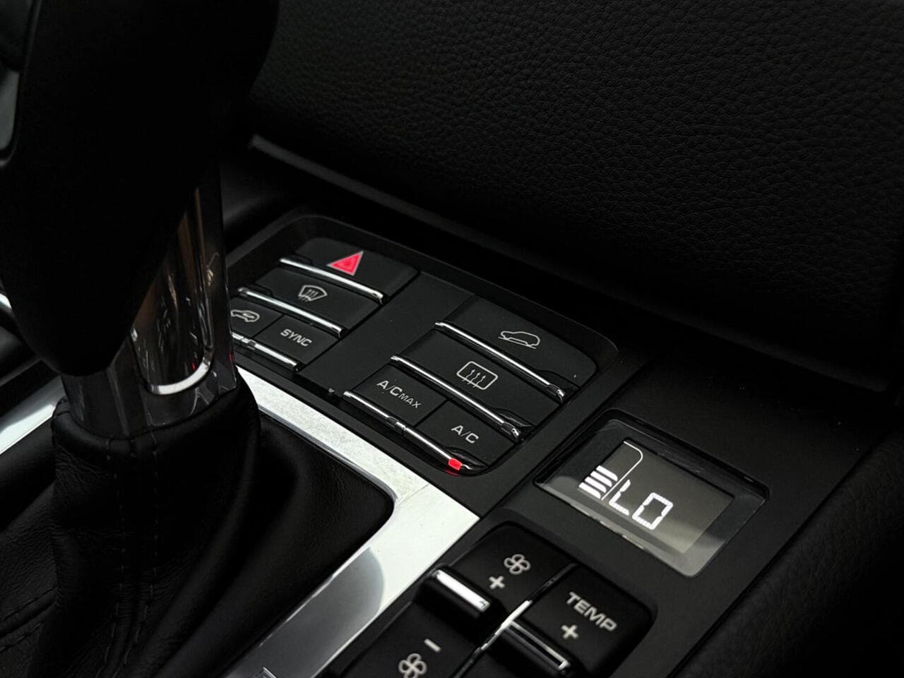 Porsche Macan thumbnail Inconclusive