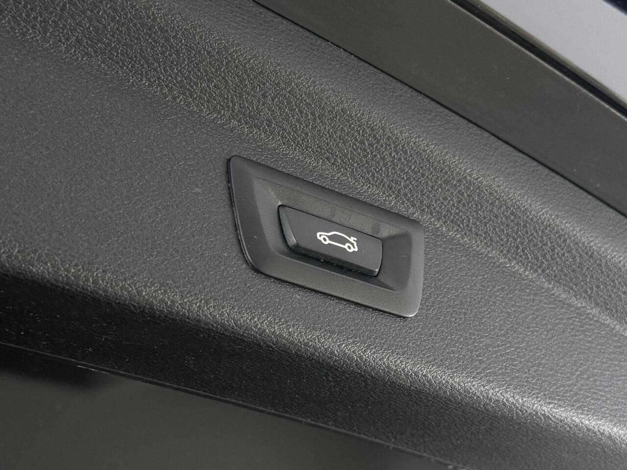BMW X2 thumbnail Misc Controls