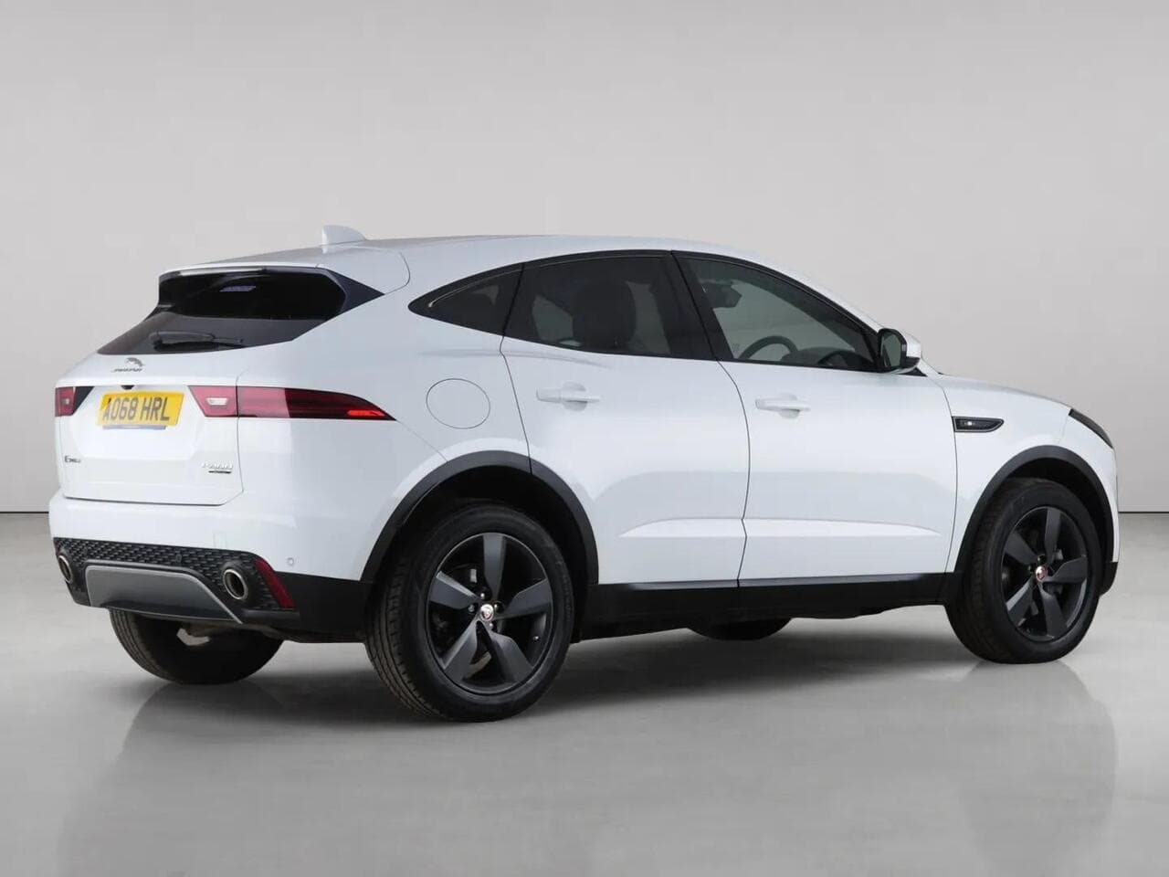 Jaguar E-PACE thumbnail Rear Right