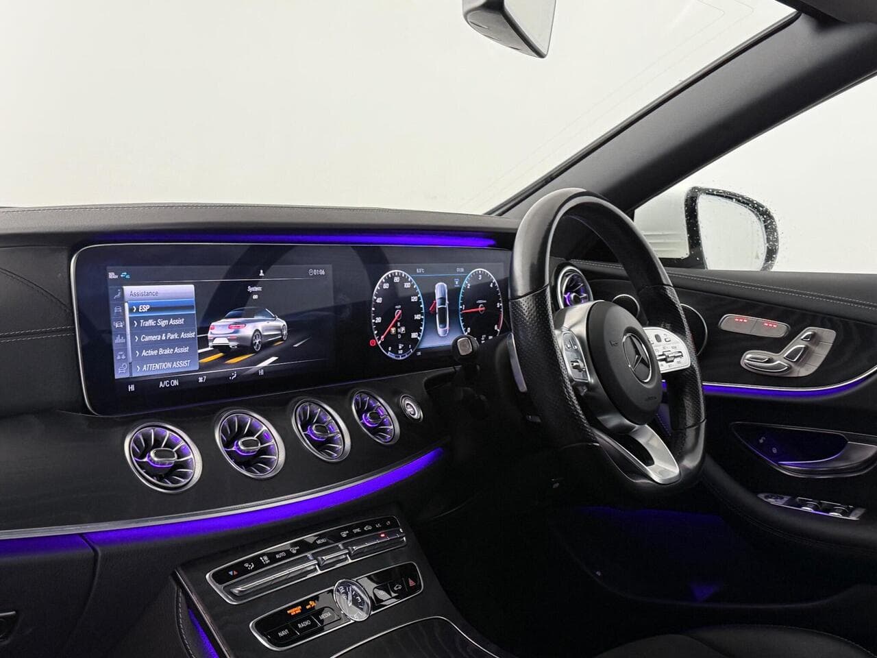 Mercedes-Benz E Class thumbnail Interior Front